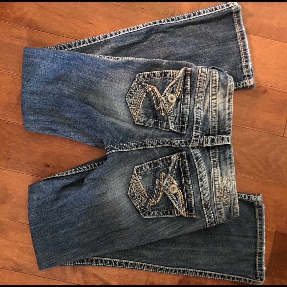 SOLD 🔴 Silver Suki Distressed Jeans Button Pocket Sz24/30